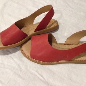 RED Born sandals
